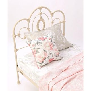 LAURA ASHLEY HOME 　ピオニー柄 クッションカバー 45×45cm LAURA ASHLEY（ローラアシュレイ）のサムネイル画像 1枚目