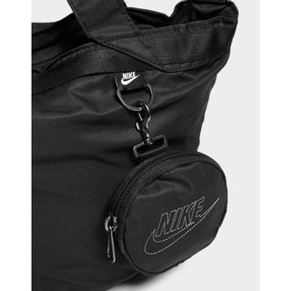 ナイキ スポーツウェア フューチュラ ラックス ウィメンズトート (10L) NIKE（ナイキ）のサムネイル画像 4枚目