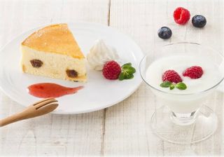 生クリームヨーグルト&スフレチーズケーキ 大山乳業のサムネイル画像 1枚目