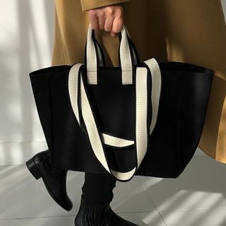 Two-tone strap bag unfold（アンフォールド）のサムネイル画像 2枚目