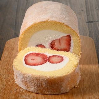 福岡県産あまおうロールケーキ 新杵堂のサムネイル画像 1枚目