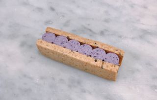 紫さつまいものバターサンド 滋味菓子屋 のサムネイル画像 1枚目
