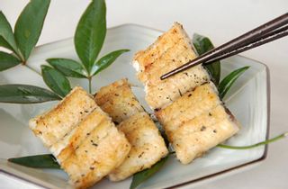 炭火手焼きうなぎ白焼き(大サイズ) タレ・山椒付き うなぎの兼光のサムネイル画像