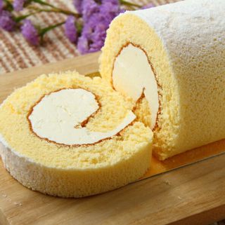 バタークリームロール ロリアン洋菓子店のサムネイル画像 1枚目