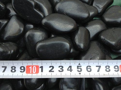 那智黒風彩光石 8分（短径22～30mm） ２０ｋｇの画像