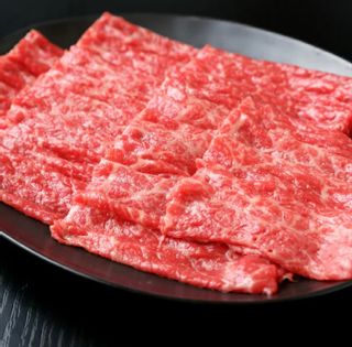  山形牛内もも肉すき焼き用 中島商店のサムネイル画像 1枚目