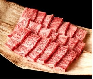 米沢牛　焼肉　1kg(500g×2パック) 米沢牛渡部畜産のサムネイル画像 1枚目