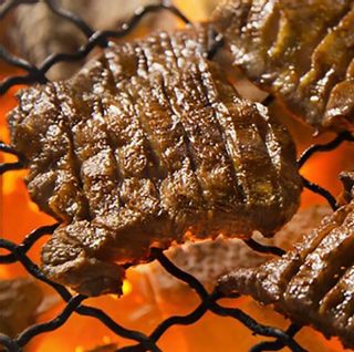 利久の炭焼き牛タン　真空パック　220g 利久のサムネイル画像