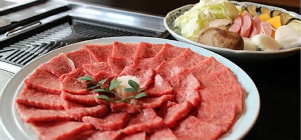 大和榛原牛（黒毛和牛A5等級）のイチボ（焼き肉用カット） うし源のサムネイル画像 1枚目