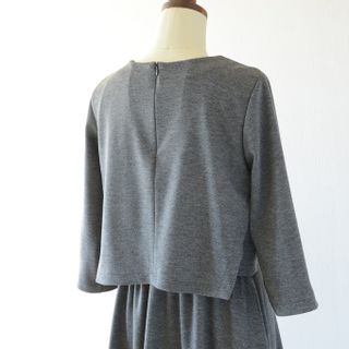 セットアップ風のVネック授乳口付きドッキングワンピース 日本製の画像 3枚目