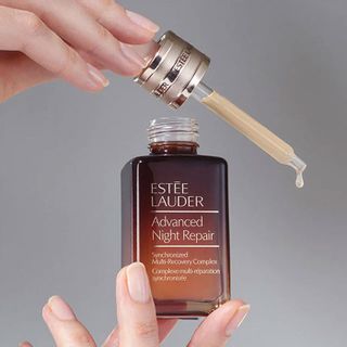 エスティローダー アドバンス ナイト リペア SMR コンプレックス 50mL 茨城県下妻市のサムネイル画像 2枚目