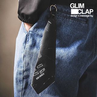 Drawing-esque pattern scarf keychain GLIMCLAP（グリムクラップ）のサムネイル画像 1枚目