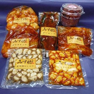 こだわりキムチ満足5点セットと、キムチにんにく・梅にんにくの豪華セットの画像 1枚目