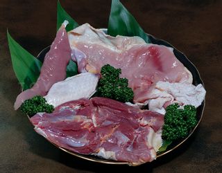 東京しゃも（オス・半羽　ト体時 約2.8kg〜3.2kg）　正肉(モモ・ムネ・ささみ・手羽) 　解体済み、内臓・ガラなし 豊洲市場ドットコムのサムネイル画像