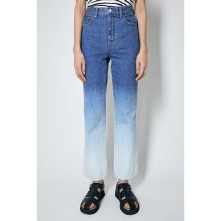 BLEACH DENIM 70S FLARE MOUSSY（マウジー）のサムネイル画像 1枚目