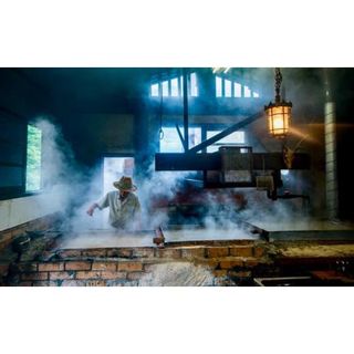檜樽三段窯仕込「満月の塩」2個セット 静岡県河津町のサムネイル画像 4枚目