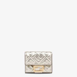 バゲット マイクロ 三つ折り財布 FENDI（フェンディ）のサムネイル画像 1枚目