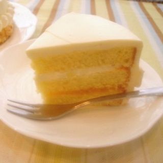 バタークリーム ケーキ ロリアン洋菓子店のサムネイル画像 2枚目