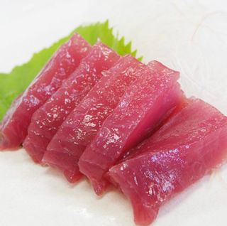 焼津産天然メバチマグロ 赤身 鹿児島魚類市場仲卸　津曲商店のサムネイル画像 1枚目