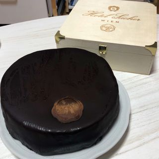 Original Sacher-Torte（オリジナル ザッハ・トルテ）Mサイズ Hotel Sacher（ホテルザッハー）のサムネイル画像 1枚目