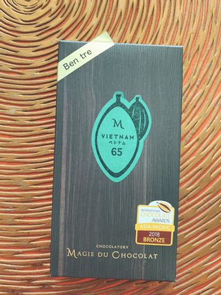 Bean to barチョコレート　ベトナム65% MAGIE DU CHOCOLAT(マジ ドゥ ショコラ)のサムネイル画像 1枚目