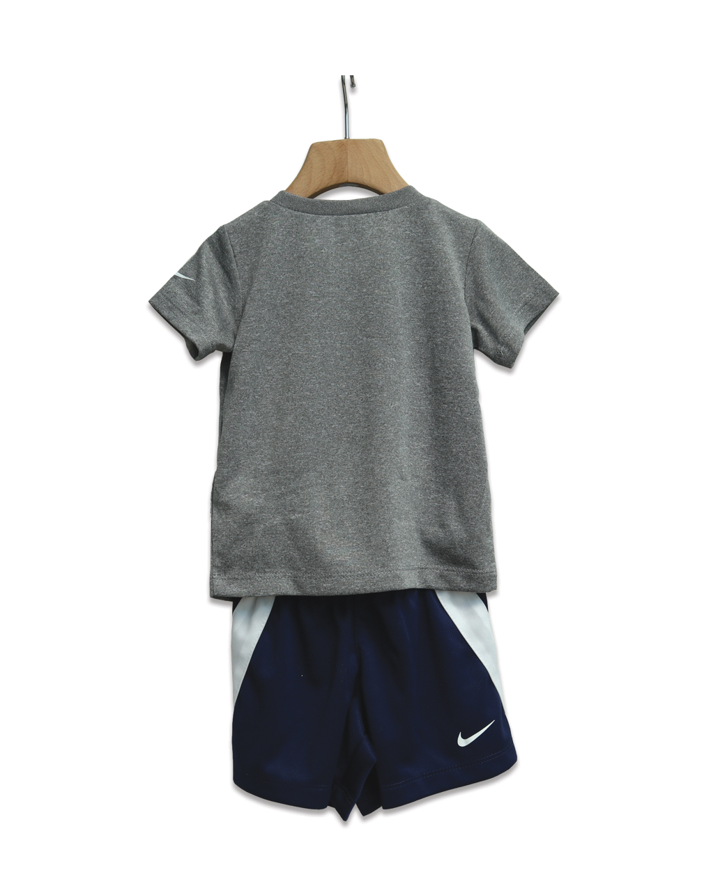 conjunto nike gris