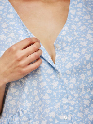 Camisa premamá y lactancia azul con estampado de flores - Prénatal