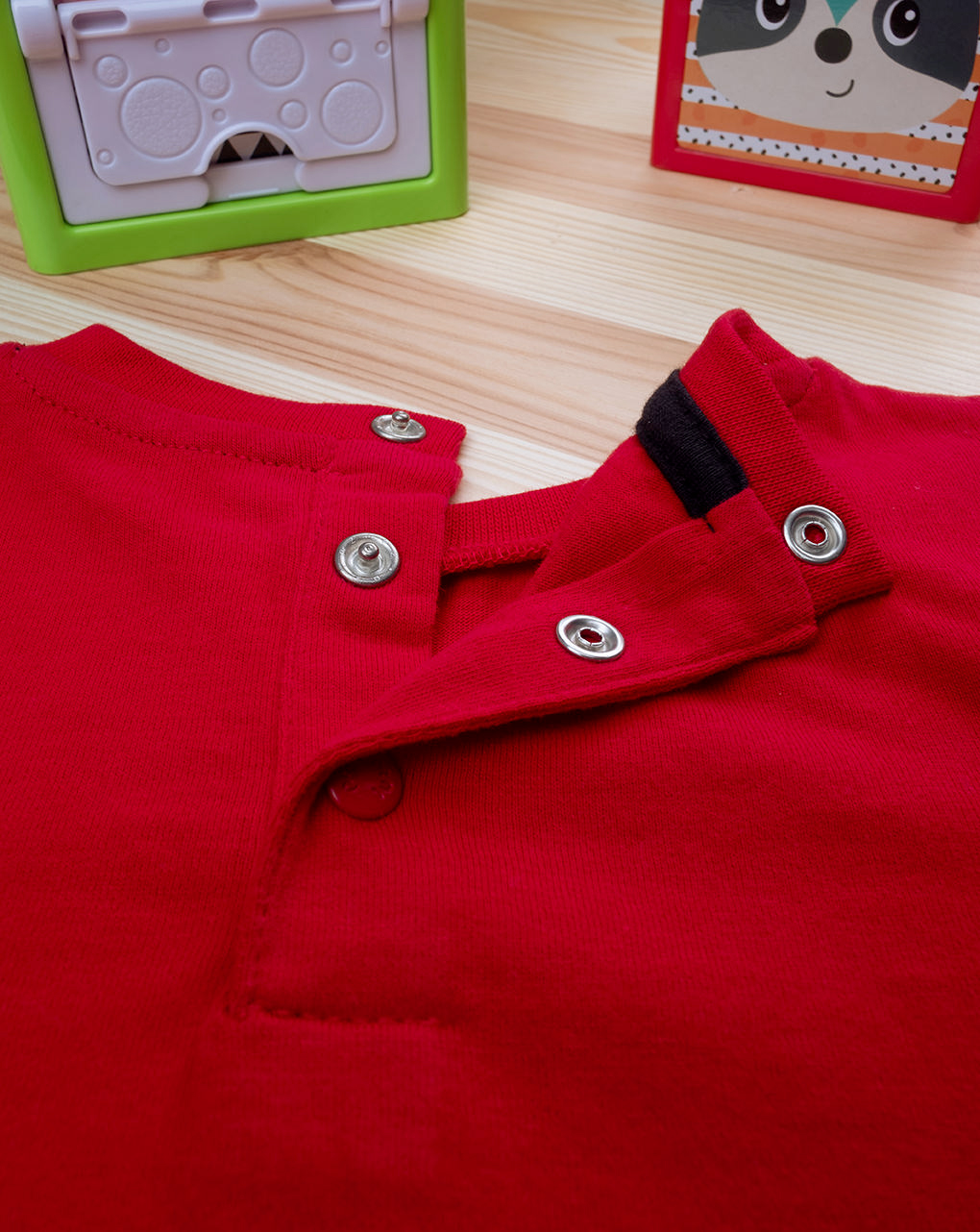 βρεφικό μπλουζάκι κόκκινο με σκυλάκια για αγόρι - Prénatal