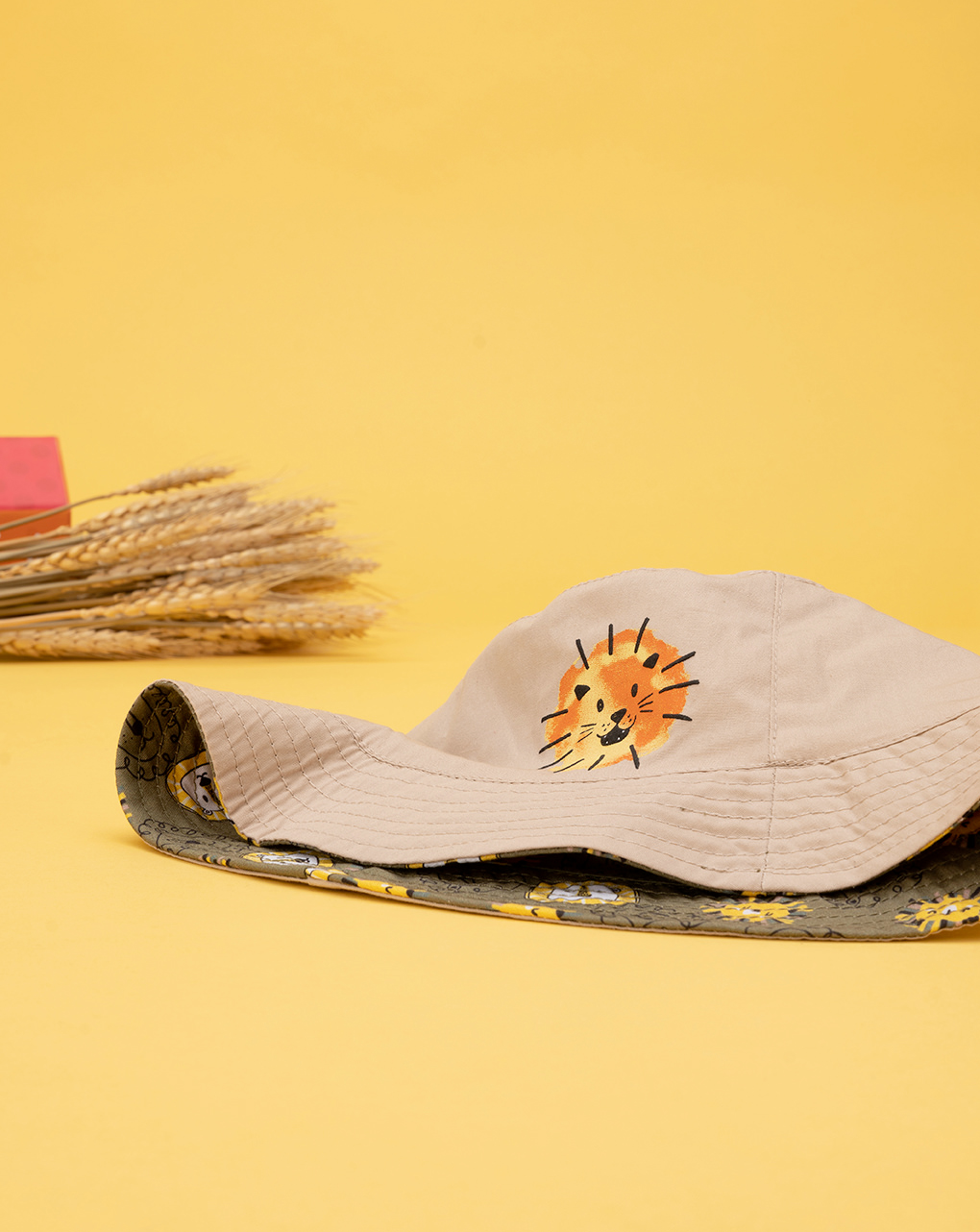 βρεφικό καπέλο ψαρά χακί με λιονταράκια για αγόρι - Prénatal
