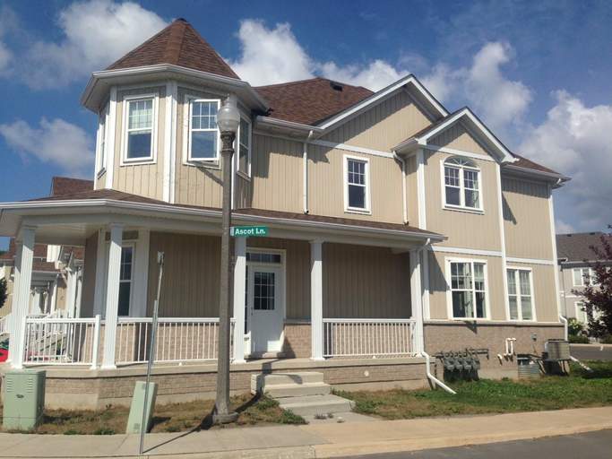Photo of 779 Newmarket Lane - 3 bed, 2.5 bath Property Image