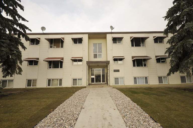 Photo of Killarney Manor Property Image