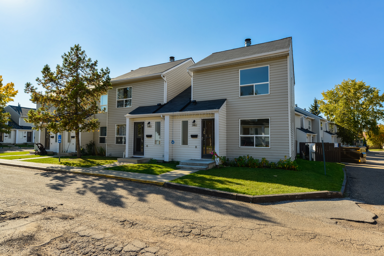 Photo of Granville Square Property Image