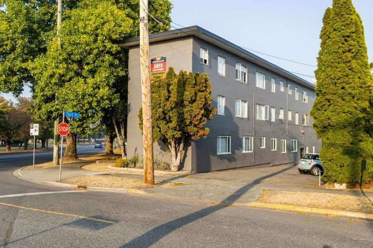 Photo of Island Manor Apartments Property Image