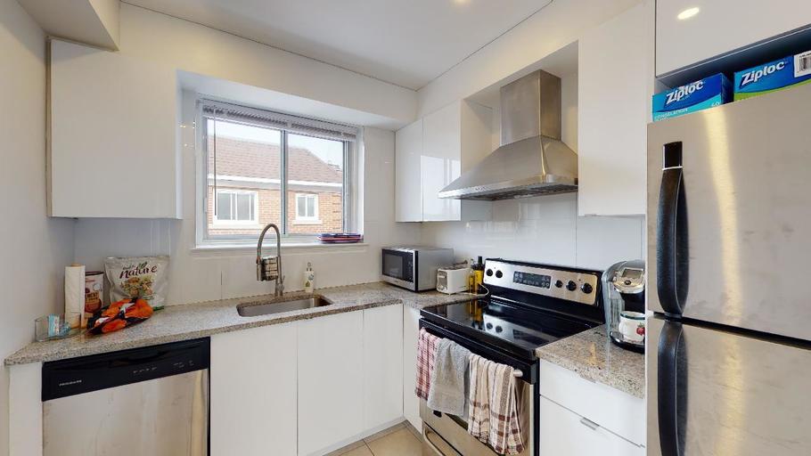 Photo of 2120 Van Horne - Douek.ca Property Image