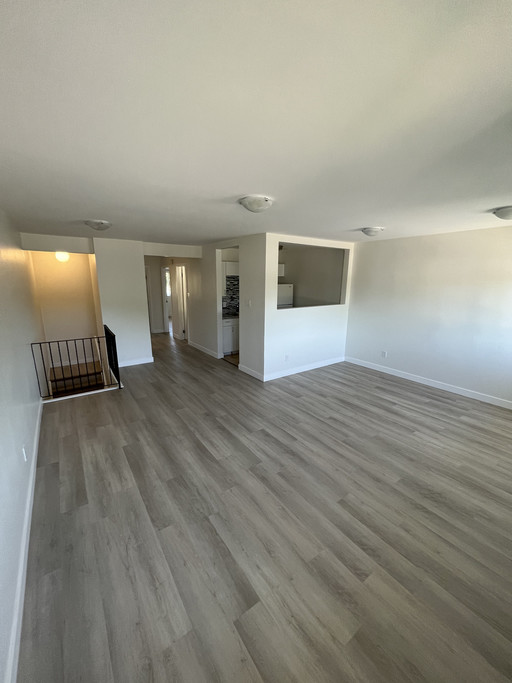 Photo of 2-871 William Ave Property Image