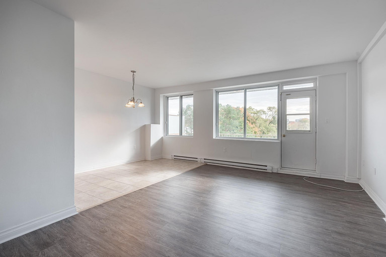 Photo of 6380 Av Somerled Property Image