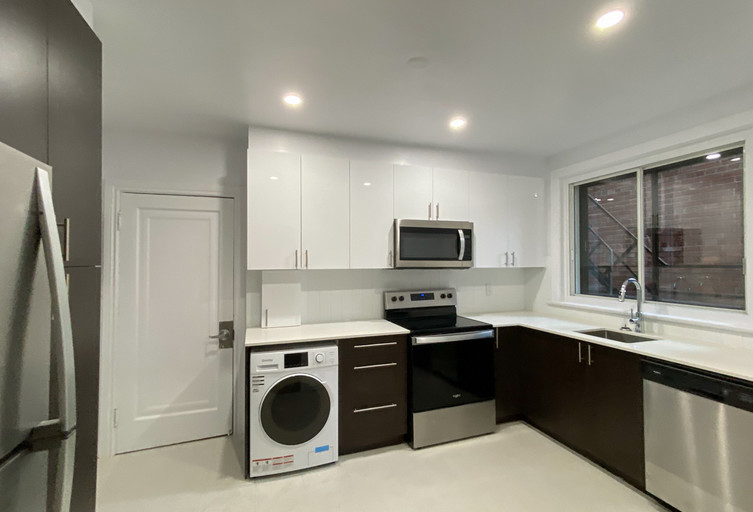 Photo of 5881 Monkland Property Image