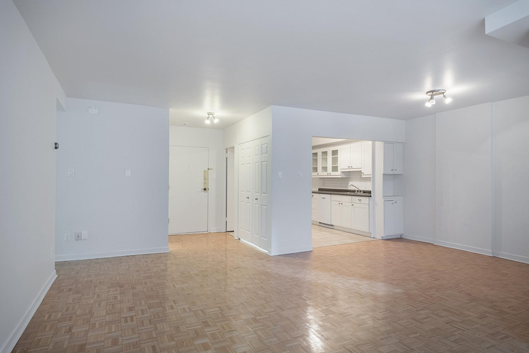 Photo of 445 Boul St-Joseph West Property Image