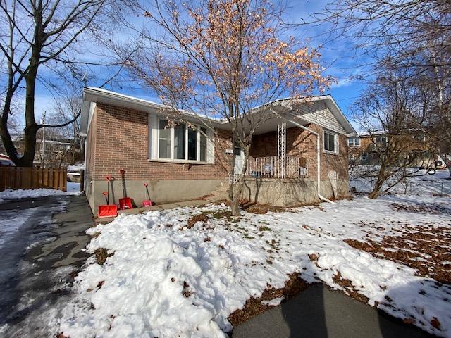 Photo of 587 Bourne Pl - 3 Bedroom Upper Unit All Inclusive Property Image