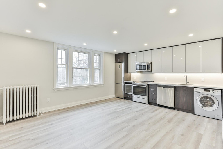 Photo of 697 Eglinton Avenue West Property Image