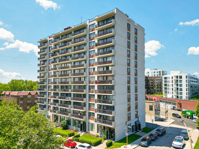 Photo of 5455 Rue de Terrebonne Property Image