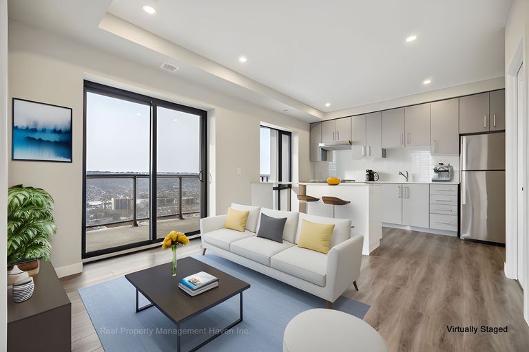 15 Queen Street South Apartment in Hamilton Rentals For