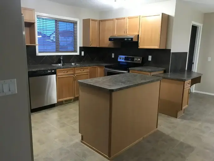 Photo of 91 SADDLEBROOK GDNS NE Property Image