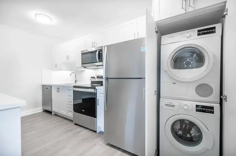 Photo of 150 Bay Street South Property Image