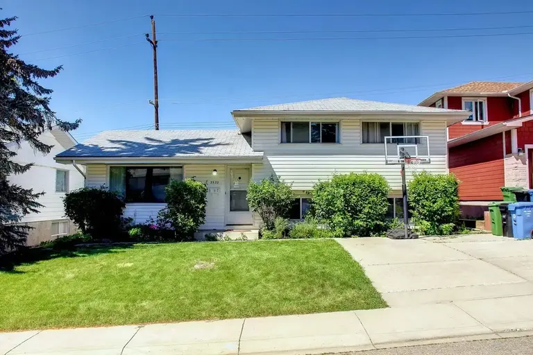 Photo of 3532 Benton Dr NW - Available September 1, 2025 Property Image
