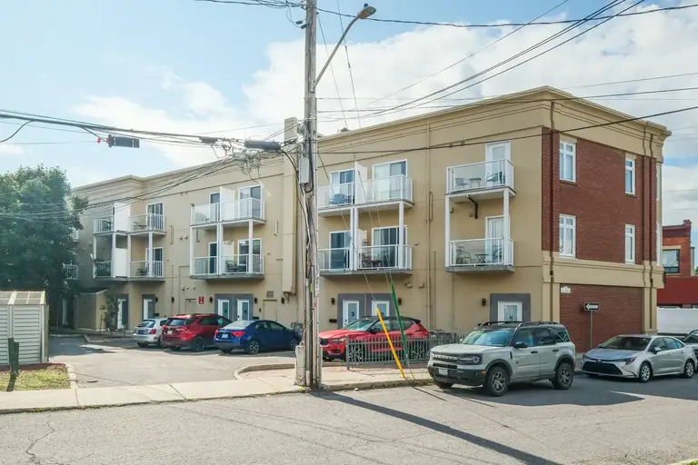 Photo of 4 Sherbrooke Avenue - Unit 7 Property Image