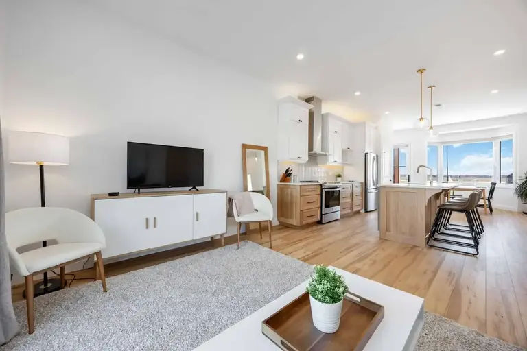 Photo of Luxury Townhouse #5, 2 bed, 2 bath Property Image