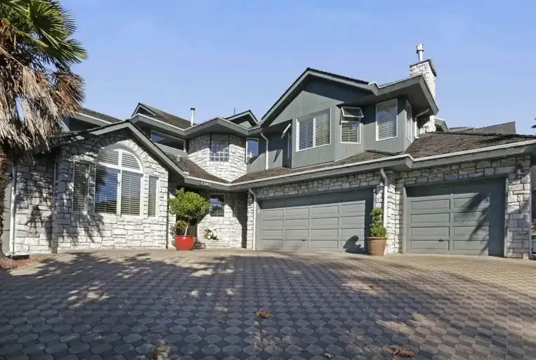 Photo of 2295 Marine Drive, West Vancouver Property Image