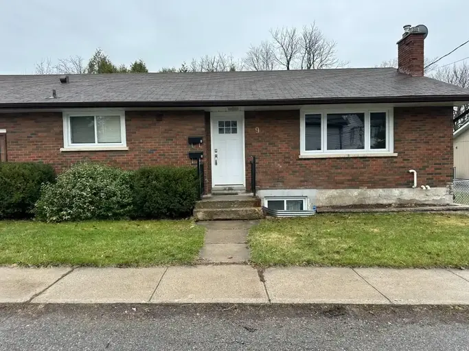 Photo of Upper- 9 Spencer Street West Property Image