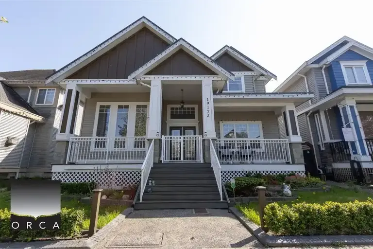 Photo of 19172 69A Avenue, Surrey (MAIN + TOP LVL) Property Image